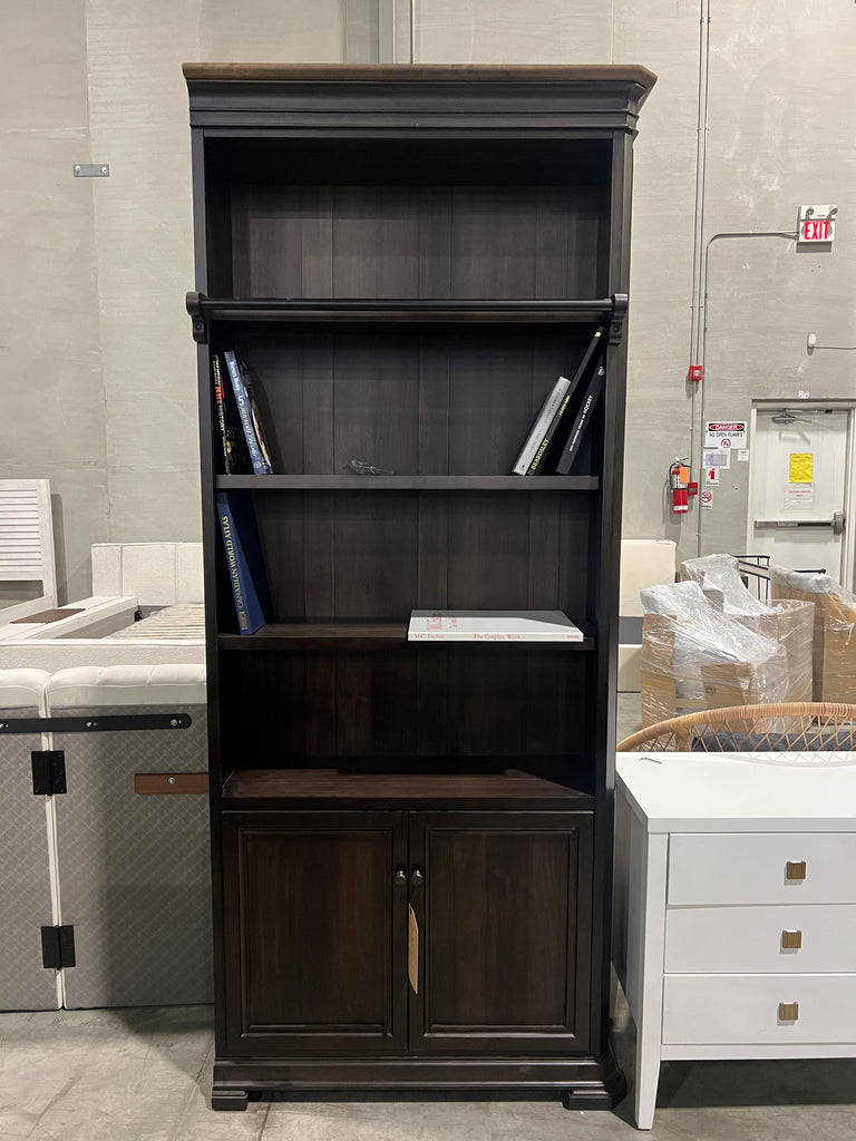 Executive bookcase (Missing hanger)